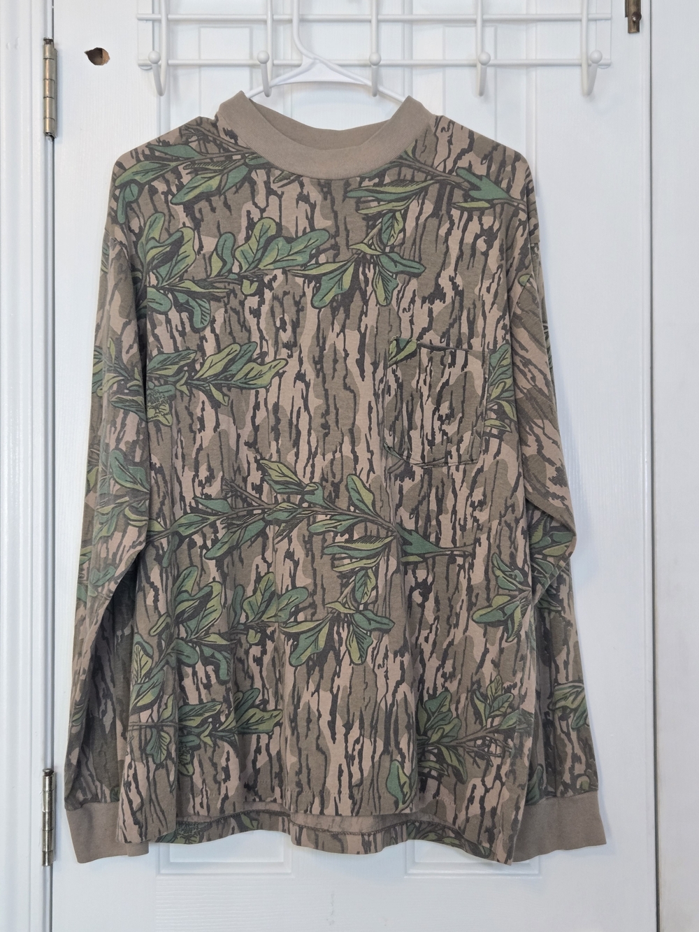 Mossy Oak Vintage Greenleaf Men's Long Sleeve Camo Leaf Print Suze XL